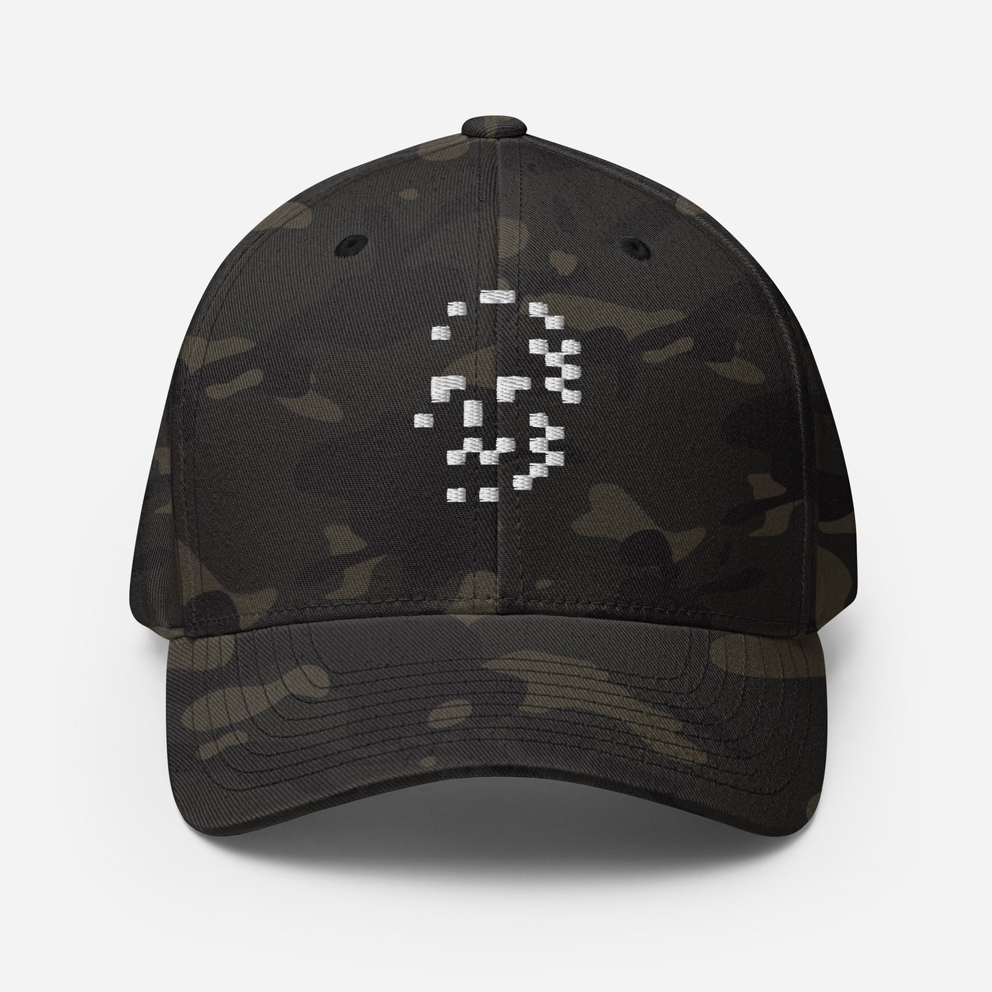 Digital Skull embroidered in white on Fitted camo hat